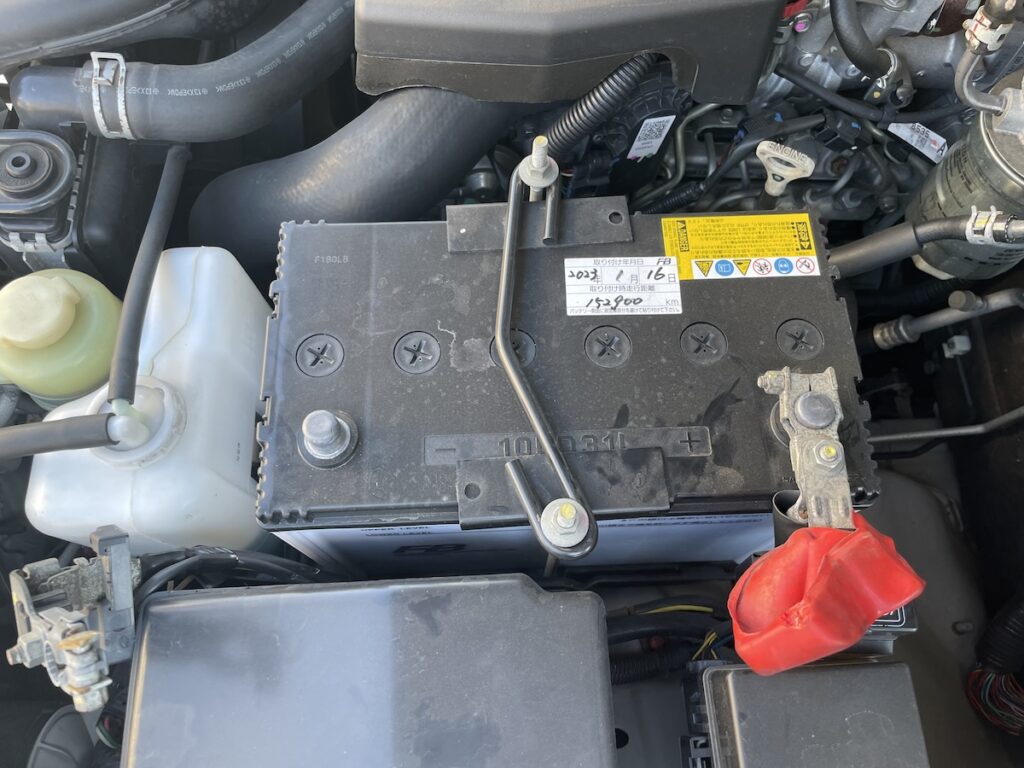 古河電池の古くなったカーバッテリー